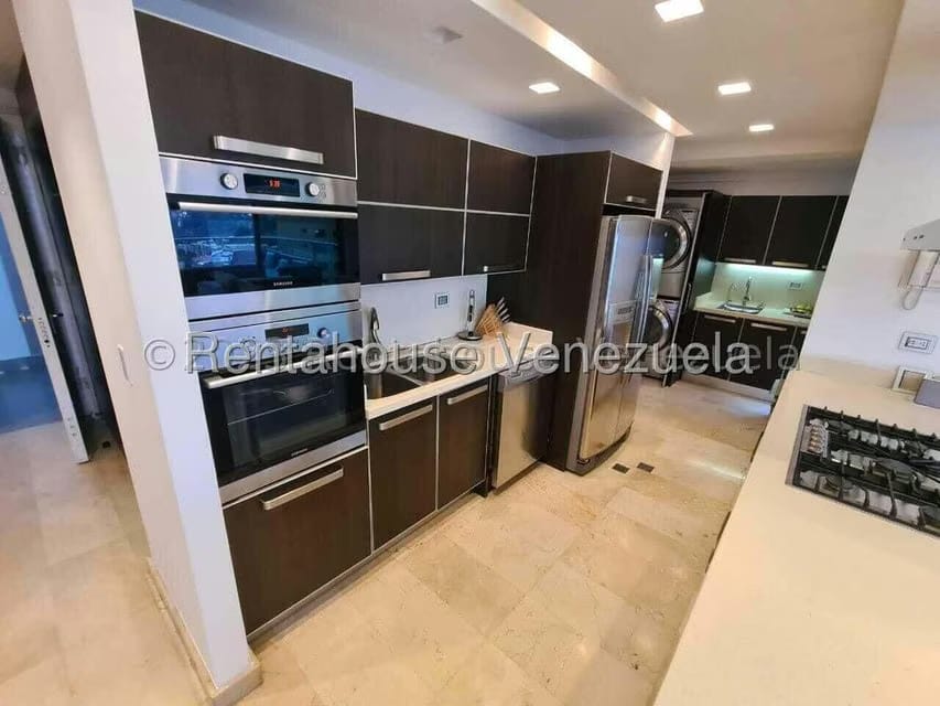 Apartamento (1 Nivel) en Alquiler en Lomas del Sol, Distrito Metropolitano - 24