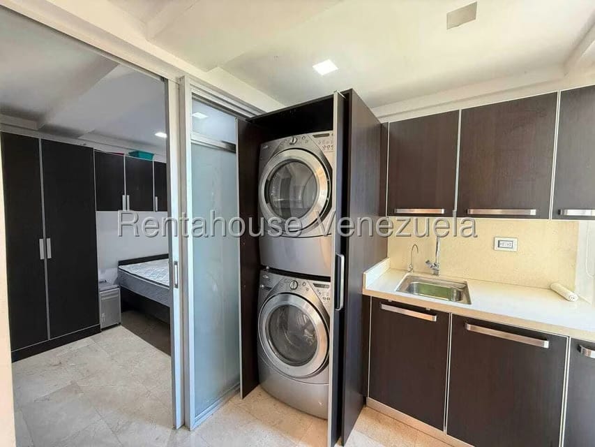 Apartamento (1 Nivel) en Alquiler en Lomas del Sol, Distrito Metropolitano - 28