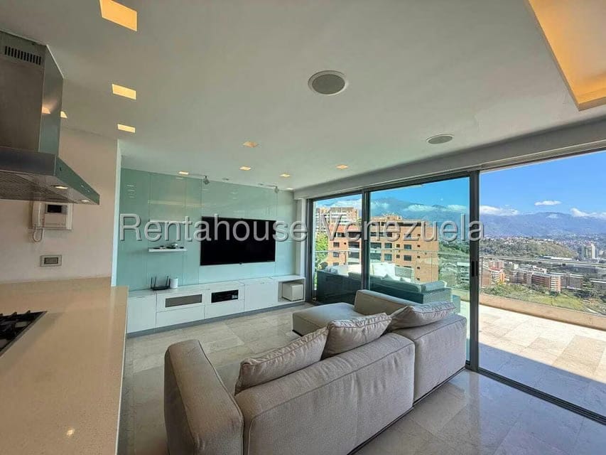 Apartamento (1 Nivel) en Alquiler en Lomas del Sol, Distrito Metropolitano - 5