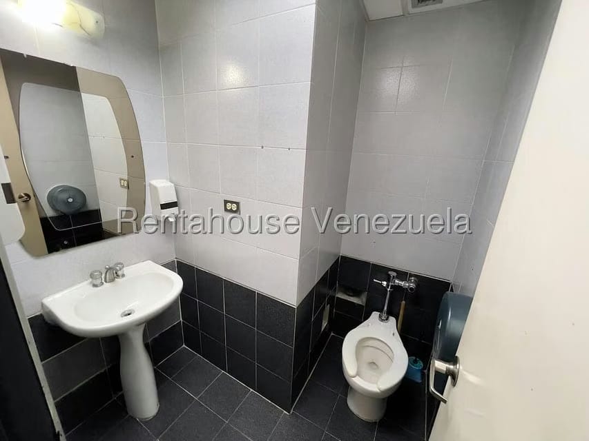 Comercial (Oficina) en Alquiler en Chacao, Distrito Metropolitano - 22