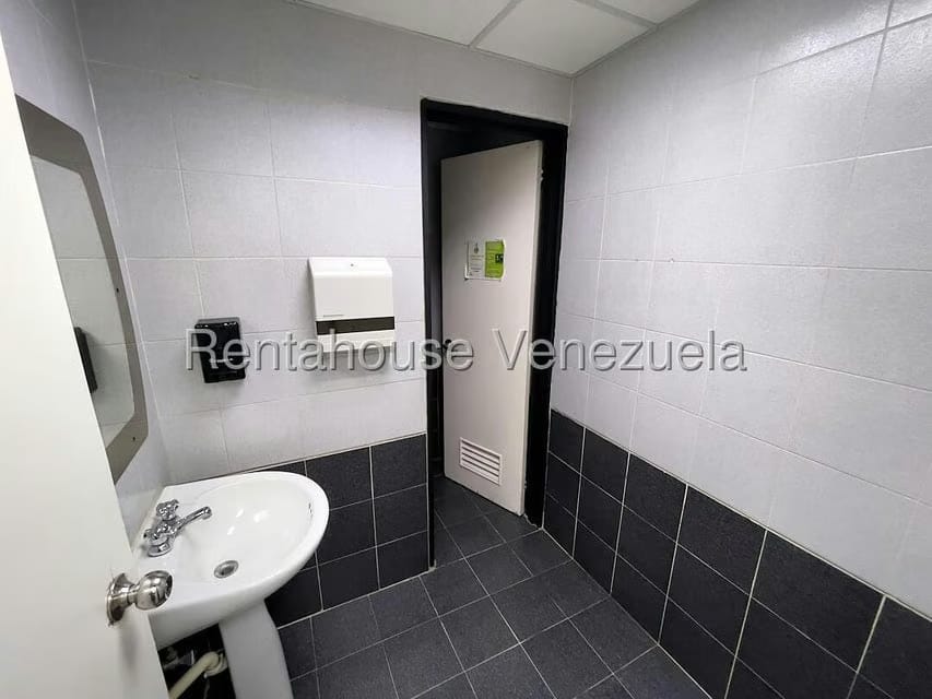 Comercial (Oficina) en Alquiler en Chacao, Distrito Metropolitano - 23
