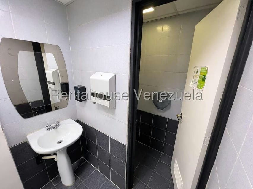 Comercial (Oficina) en Alquiler en Chacao, Distrito Metropolitano - 24