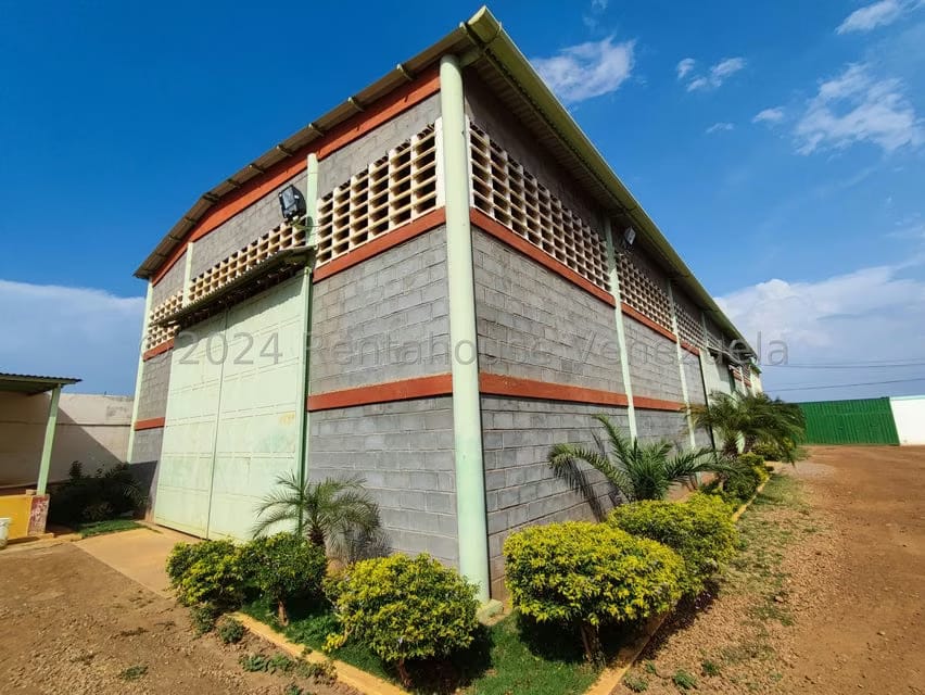 Comercial (Galpon - Deposito) en Alquiler en Monsenor Iturriza, Falcon