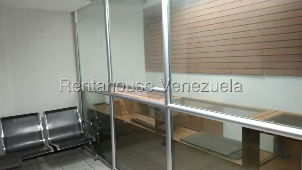 Comercial (Local Comercial) en Venta en Centro, Lara - 2