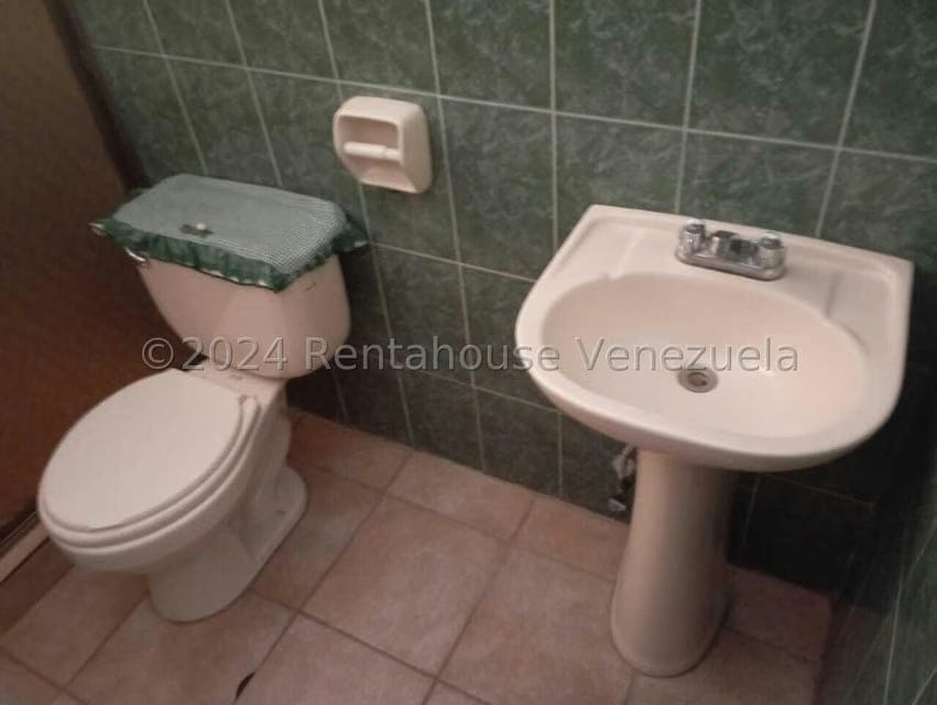 Casa (1 Nivel) en Venta en Avenida los Proceres, Merida - 44