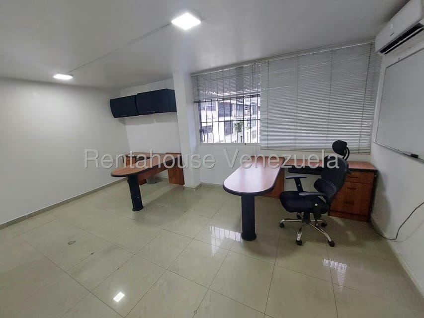 Comercial (Local Comercial) en Alquiler en Las Mercedes, Distrito Metropolitano - 3