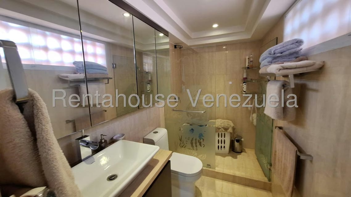 Apartamento (1 Nivel) en Venta en Lomas del Sol, Distrito Metropolitano - 25