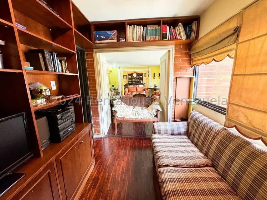 Apartamento (1 Nivel) en Venta en Los Dos Caminos, Distrito Metropolitano - 13