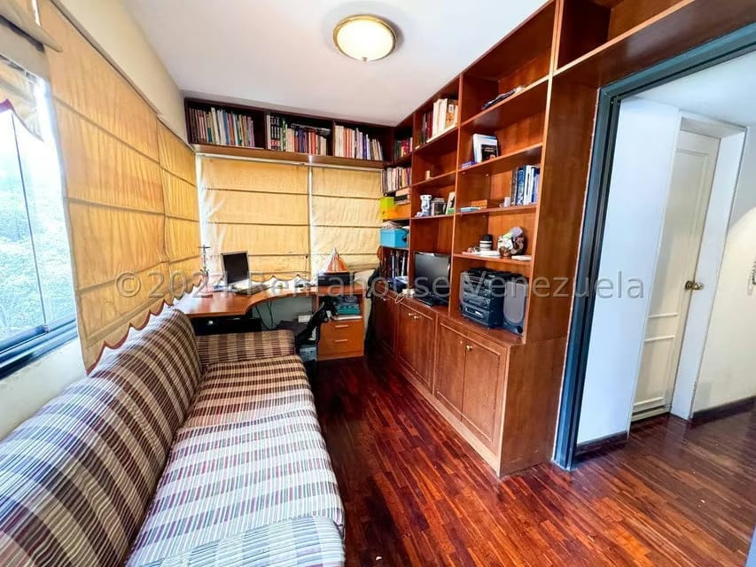 Apartamento (1 Nivel) en Venta en Los Dos Caminos, Distrito Metropolitano - 14