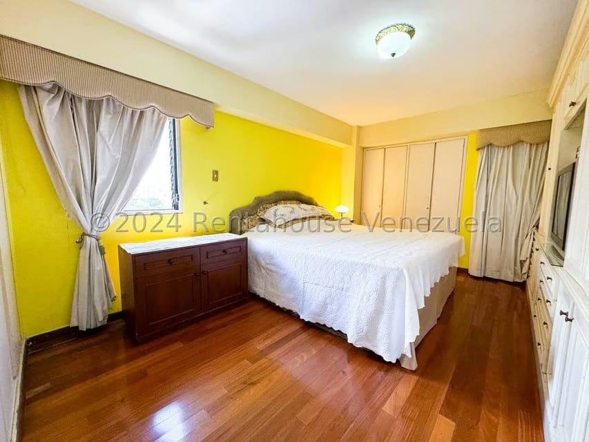 Apartamento (1 Nivel) en Venta en Los Dos Caminos, Distrito Metropolitano - 16