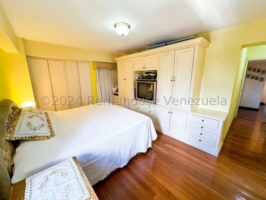 Apartamento (1 Nivel) en Venta en Los Dos Caminos, Distrito Metropolitano - 18