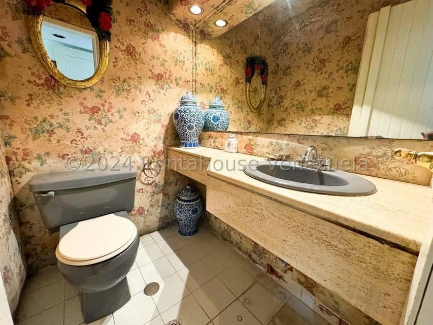 Apartamento (1 Nivel) en Venta en Los Dos Caminos, Distrito Metropolitano - 28