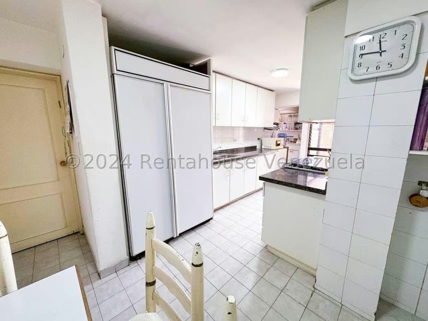 Apartamento (1 Nivel) en Venta en Los Dos Caminos, Distrito Metropolitano - 32