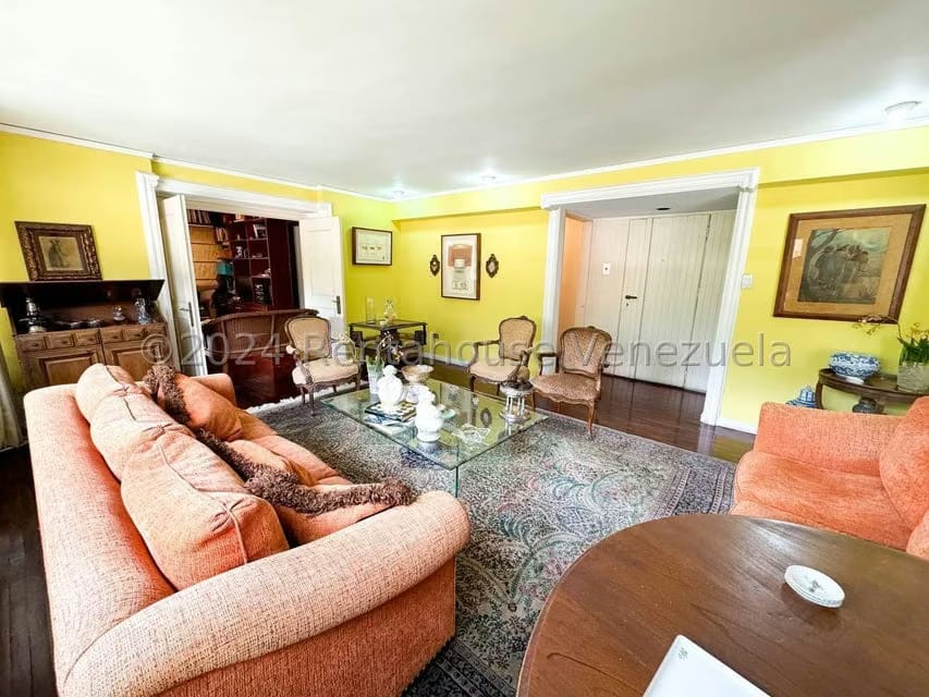 Apartamento (1 Nivel) en Venta en Los Dos Caminos, Distrito Metropolitano - 10