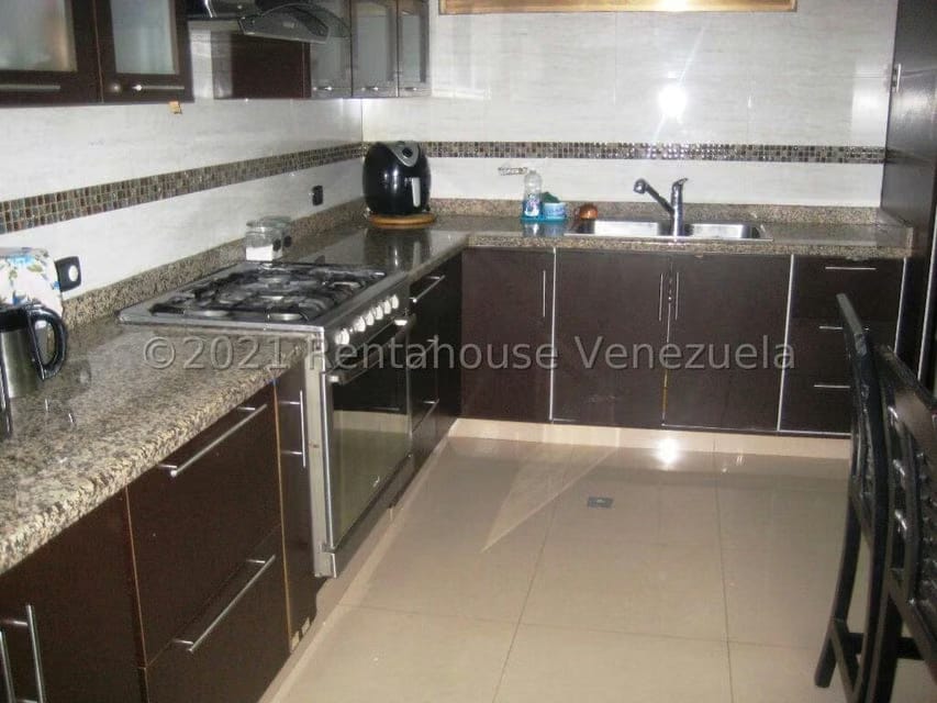 Casa (Multipes Niveles) en Venta en Artigas, Distrito Metropolitano - 2