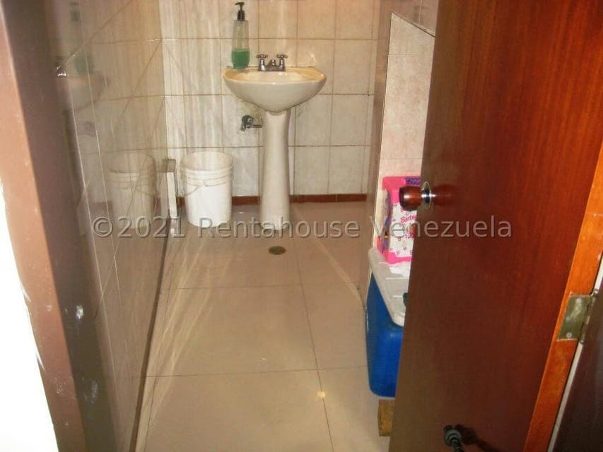 Casa (Multipes Niveles) en Venta en Artigas, Distrito Metropolitano - 15