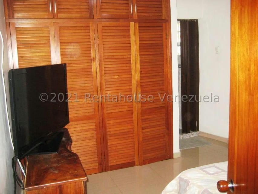 Casa (Multipes Niveles) en Venta en Artigas, Distrito Metropolitano - 21