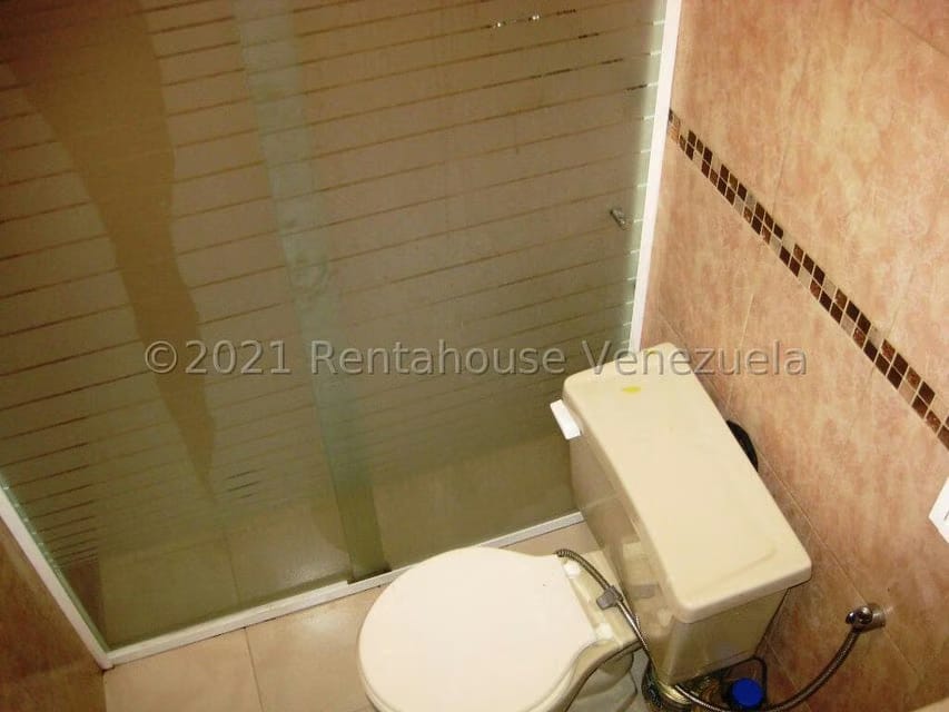 Casa (Multipes Niveles) en Venta en Artigas, Distrito Metropolitano - 25