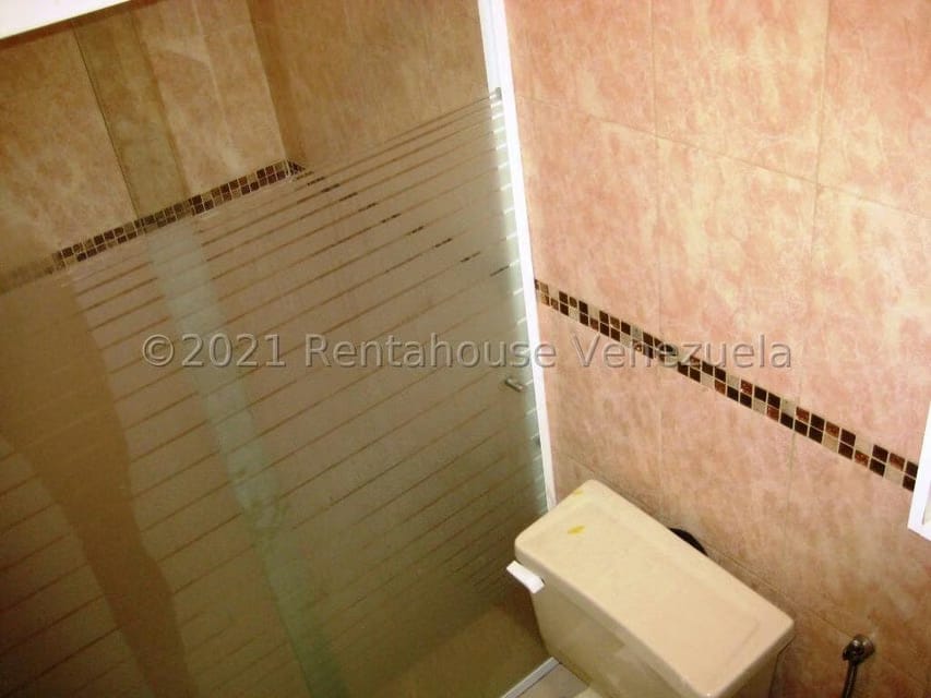 Casa (Multipes Niveles) en Venta en Artigas, Distrito Metropolitano - 26