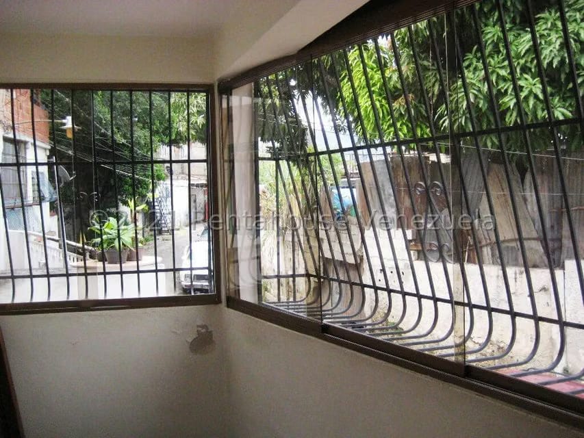Casa (Multipes Niveles) en Venta en Artigas, Distrito Metropolitano - 30