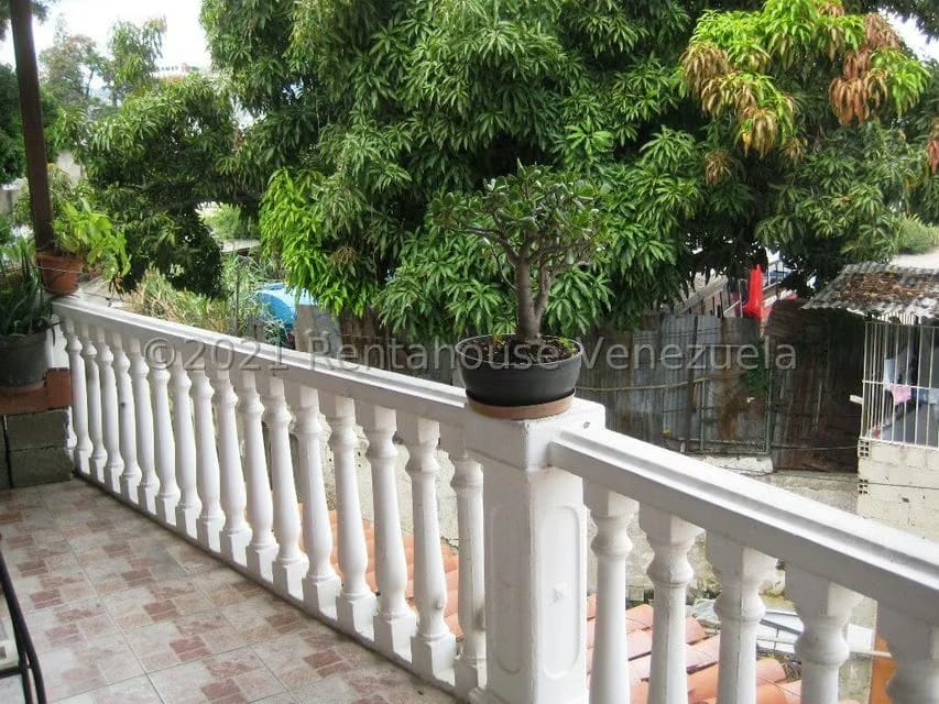 Casa (Multipes Niveles) en Venta en Artigas, Distrito Metropolitano - 38