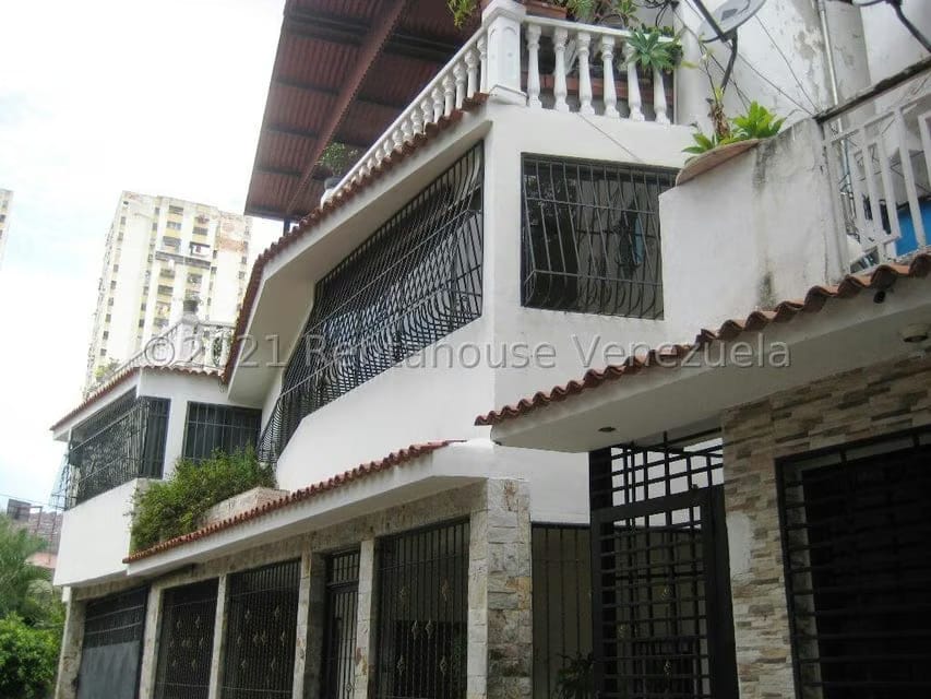 Casa (Multipes Niveles) en Venta en Artigas, Distrito Metropolitano - 45