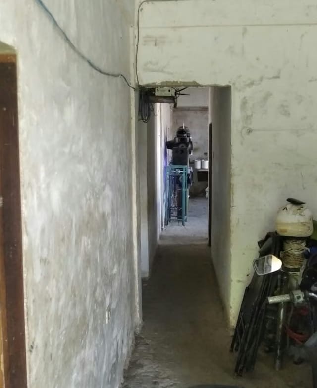 Casa para remodelar de 6 habitaciones y terreno de - 5