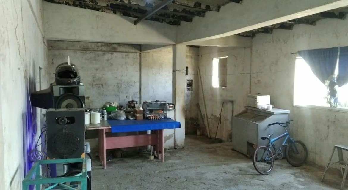 Casa para remodelar de 6 habitaciones y terreno de - 7