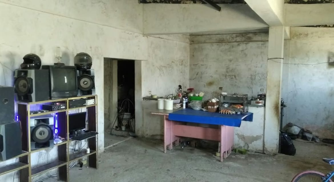 Casa para remodelar de 6 habitaciones y terreno de - 8