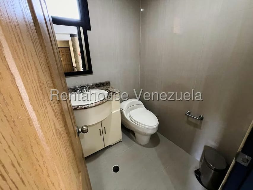 Casa (1 Nivel) en Venta en Lomas del Halcon, Distrito Metropolitano - 11