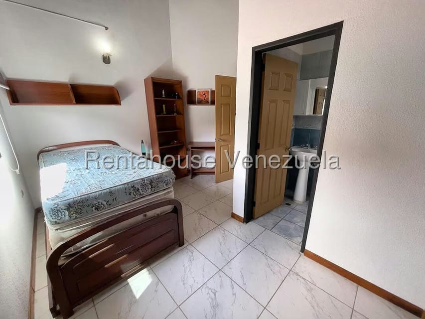 Casa (1 Nivel) en Venta en Lomas del Halcon, Distrito Metropolitano - 15