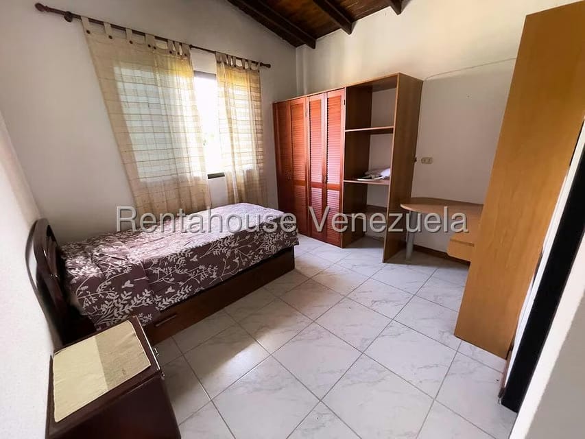 Casa (1 Nivel) en Venta en Lomas del Halcon, Distrito Metropolitano - 16