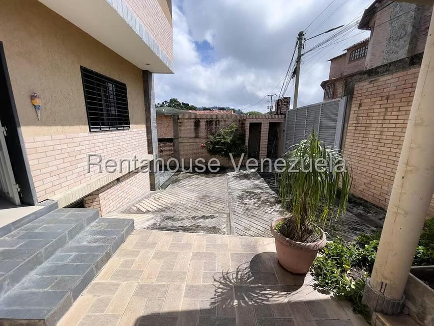 Casa (1 Nivel) en Venta en Lomas del Halcon, Distrito Metropolitano - 3
