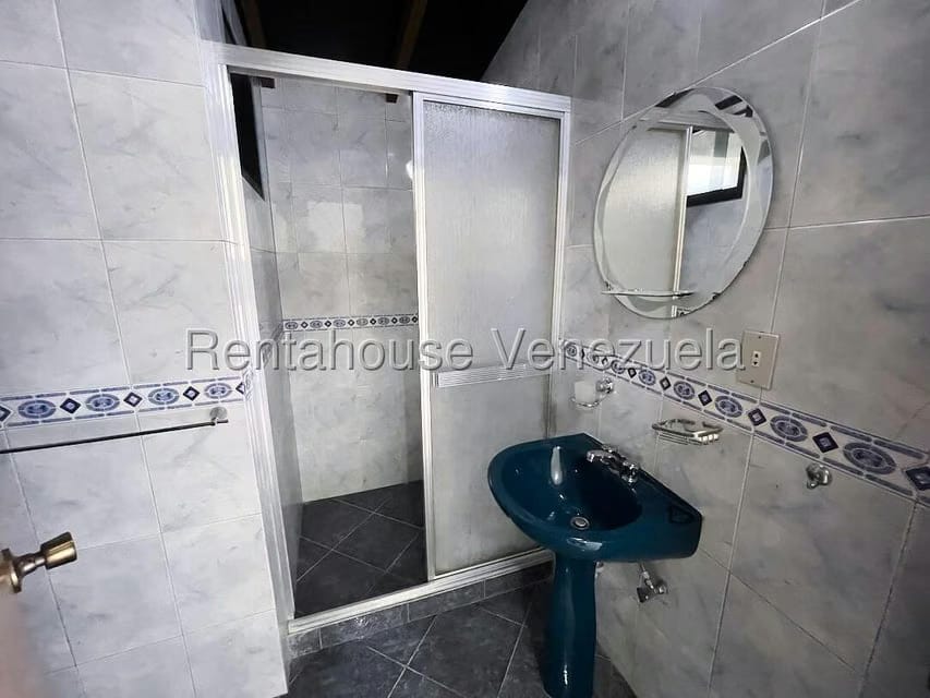 Casa (1 Nivel) en Venta en Lomas del Halcon, Distrito Metropolitano - 25