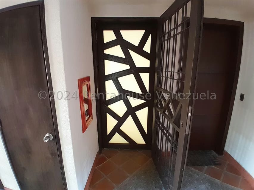 Apartamento (1 Nivel) en Venta en La Lagunita Country Club, Distrito Metropolitano - 2