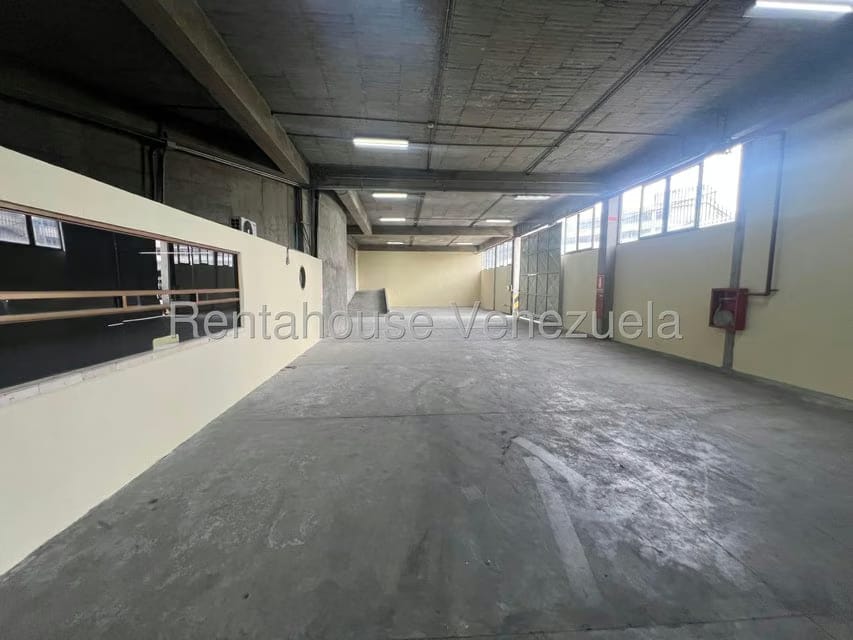 Comercial (Local Comercial) en Alquiler en El Tambor, Miranda - 11