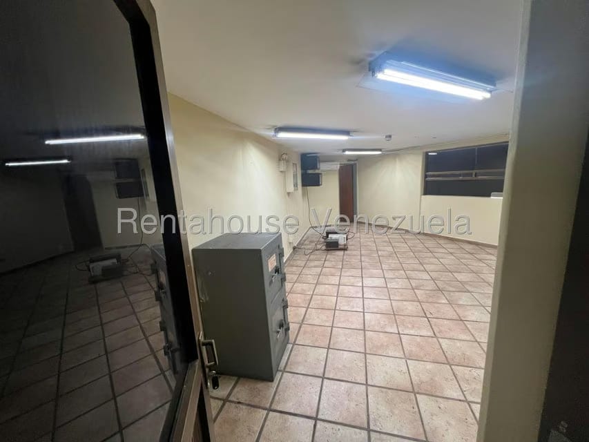 Comercial (Local Comercial) en Alquiler en El Tambor, Miranda - 4