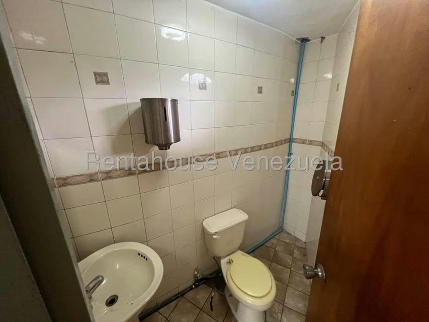 Comercial (Local Comercial) en Alquiler en El Tambor, Miranda - 6