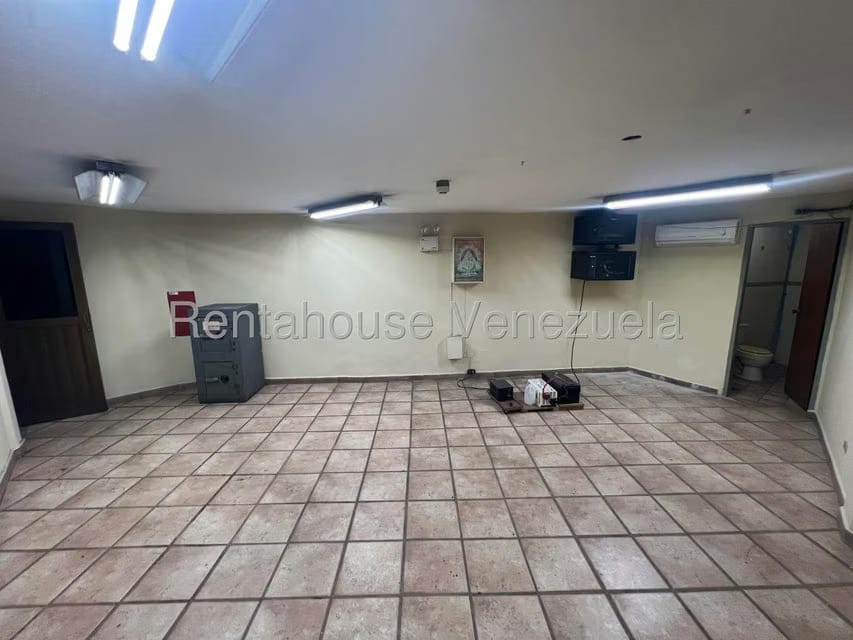 Comercial (Local Comercial) en Alquiler en El Tambor, Miranda - 9
