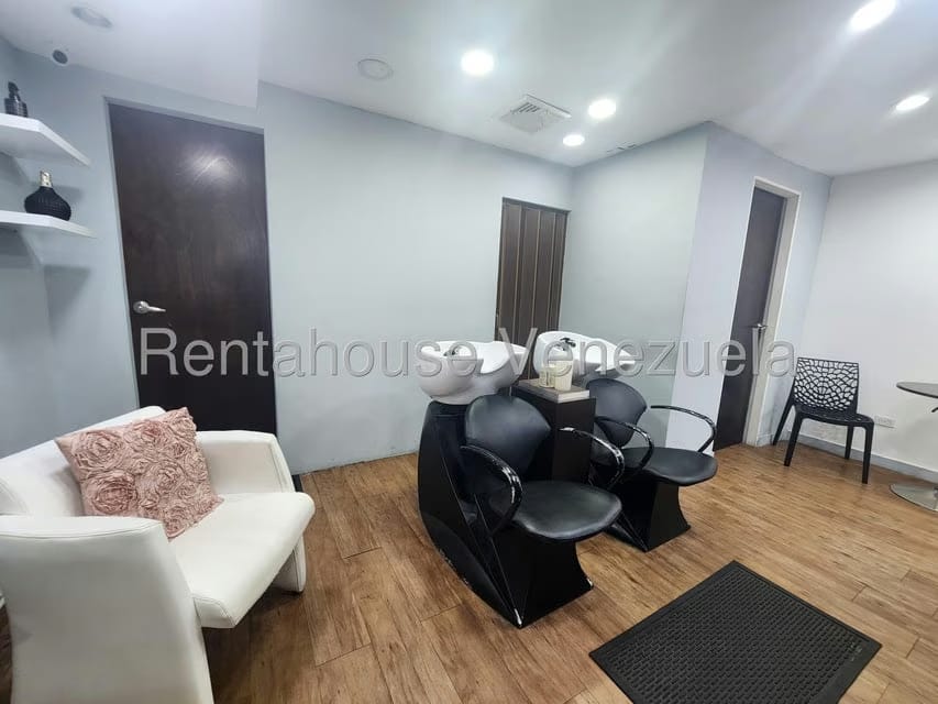 Comercial (Local Comercial) en Alquiler en La Trinidad, Distrito Metropolitano - 16