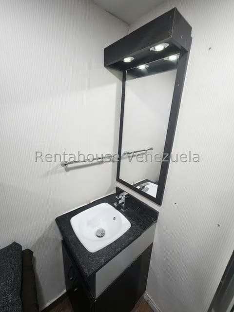 Comercial (Local Comercial) en Alquiler en La Trinidad, Distrito Metropolitano - 21