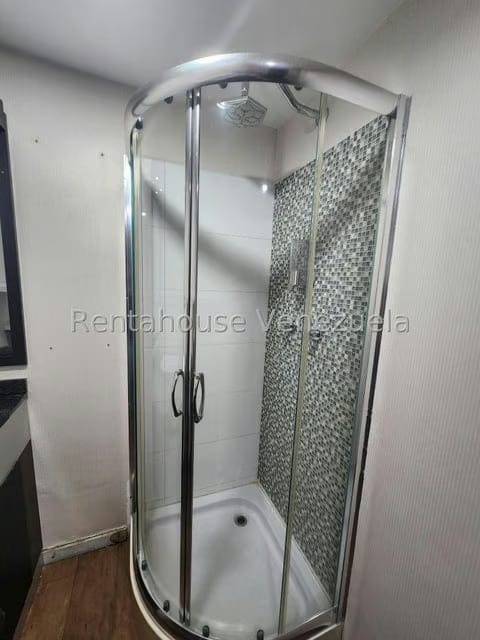 Comercial (Local Comercial) en Alquiler en La Trinidad, Distrito Metropolitano - 22