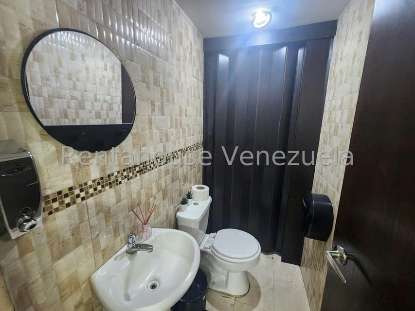 Comercial (Local Comercial) en Alquiler en La Trinidad, Distrito Metropolitano - 24