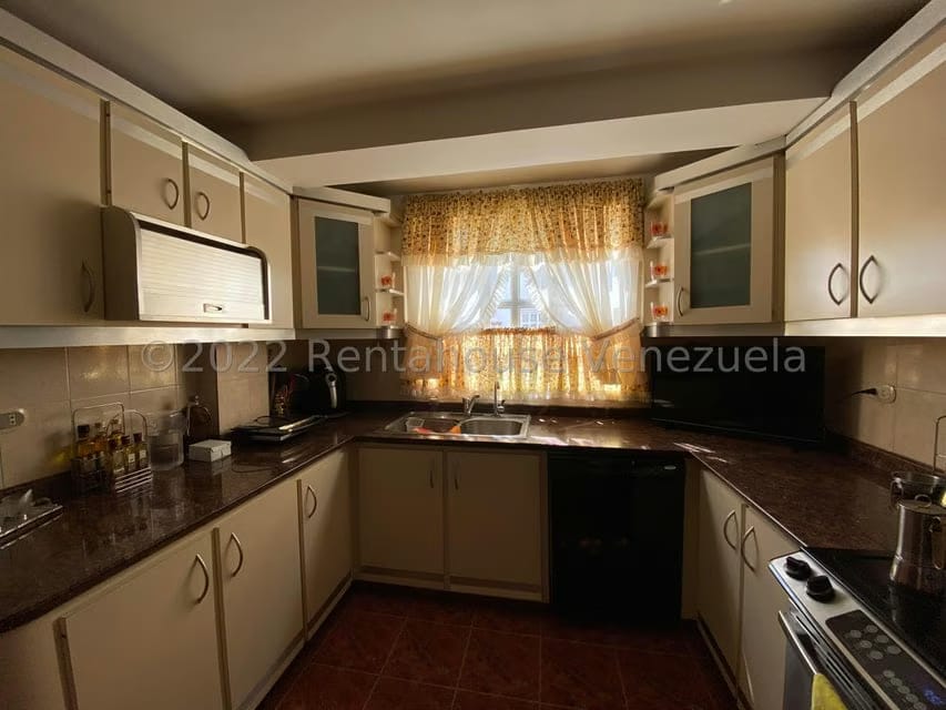 Casa (Multipes Niveles) en Venta en Parque el Retiro, Miranda - 12