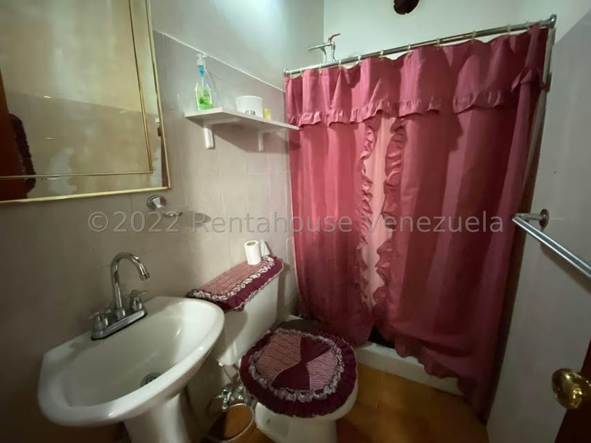Casa (Multipes Niveles) en Venta en Parque el Retiro, Miranda - 9