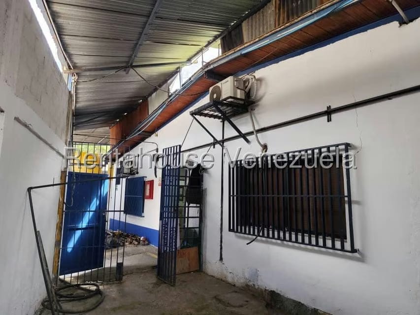 Comercial (Galpon - Deposito) en Venta en Terrinca, Miranda - 32