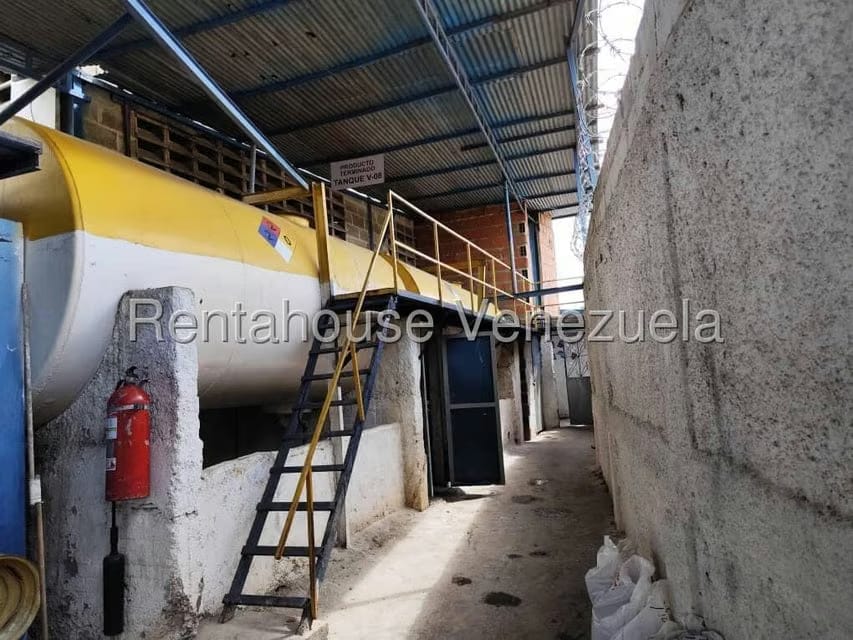 Comercial (Galpon - Deposito) en Venta en Terrinca, Miranda - 33