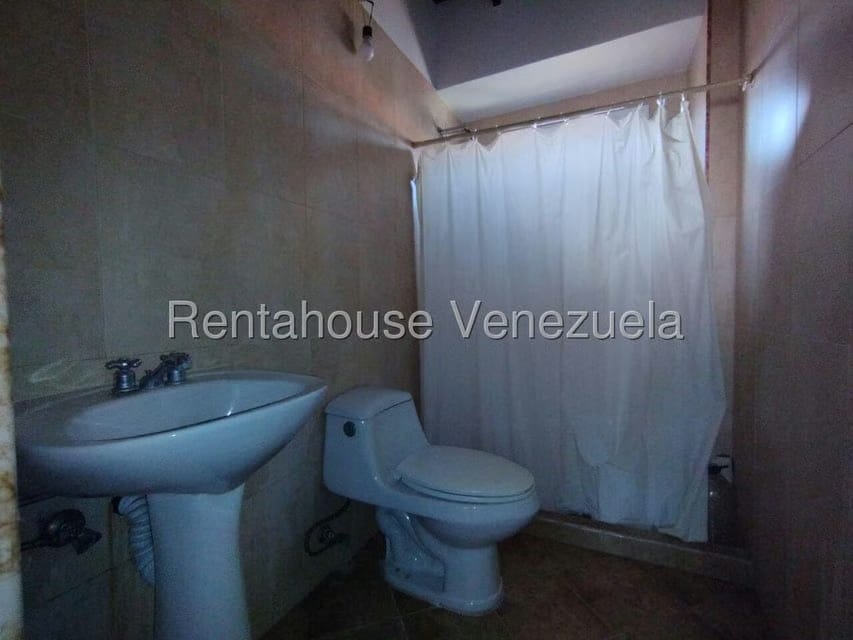 Casa (Duplex) en Venta en Villa Paris, Lara - 11