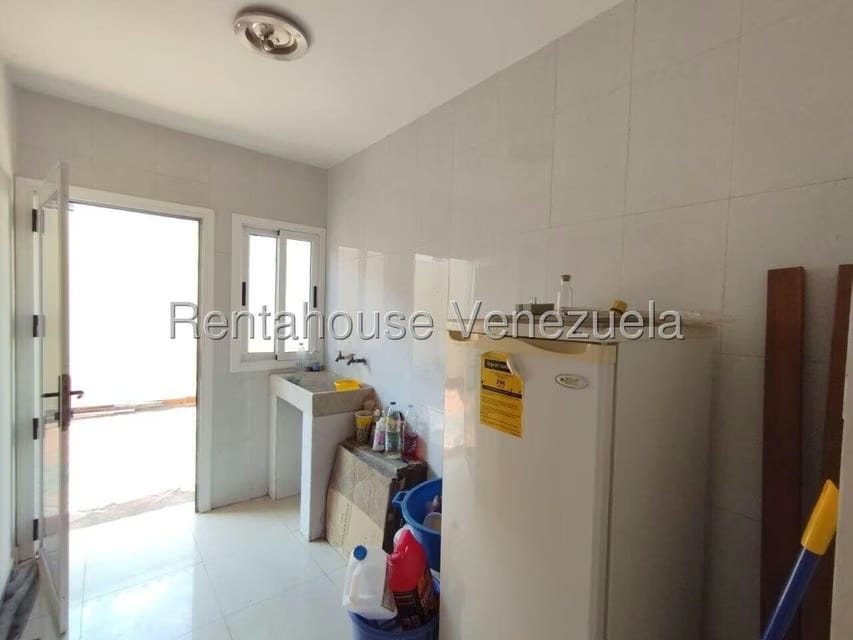 Casa (Duplex) en Venta en Villa Paris, Lara - 9