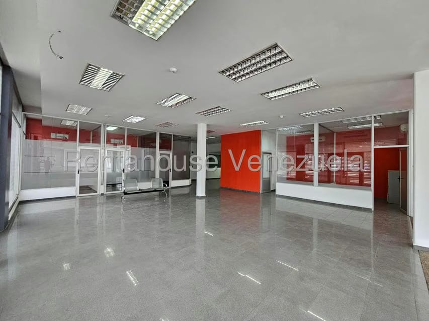 Comercial (Local Comercial) en Alquiler en Zona Industrial 2, Lara - 11